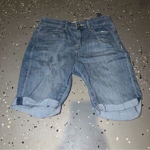 Levi’s Bermudian Lightwash Jean Shorts
